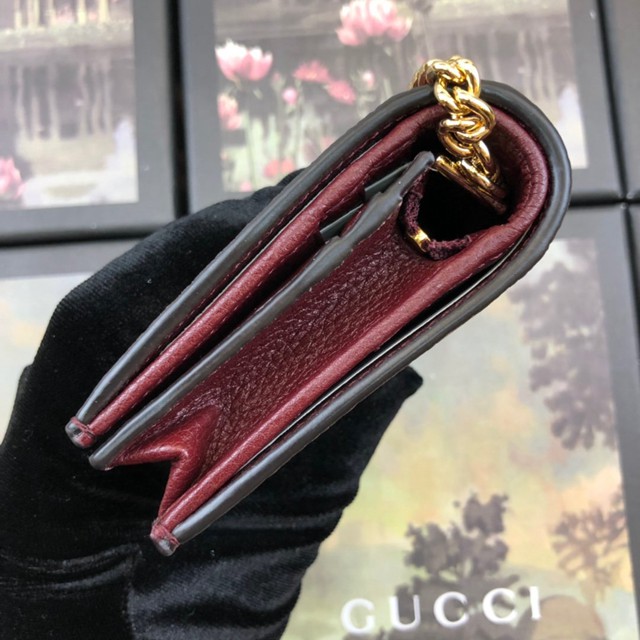 Gucci卡包 570660 古馳2019新款粒面皮革卡夾 Zumi系列鏈條零錢卡包 Gucci女士名片盒  gqy3204